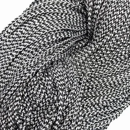 Шнур 4мм 2 гр/м цв белый черный (уп 100м/500м) Шнур 4мм 2 гр/м цв белый черный (уп 100м/500м)